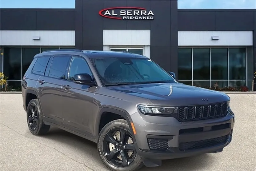 2023 Jeep Grand Cherokee Laredo Altitude photo 1