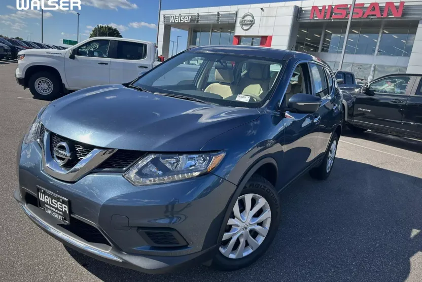 2014 Nissan Rogue S photo 1