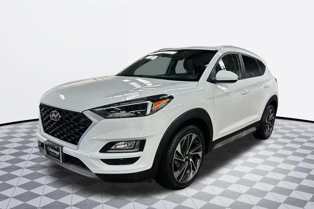 2019 Hyundai Tucson Sport photo 1