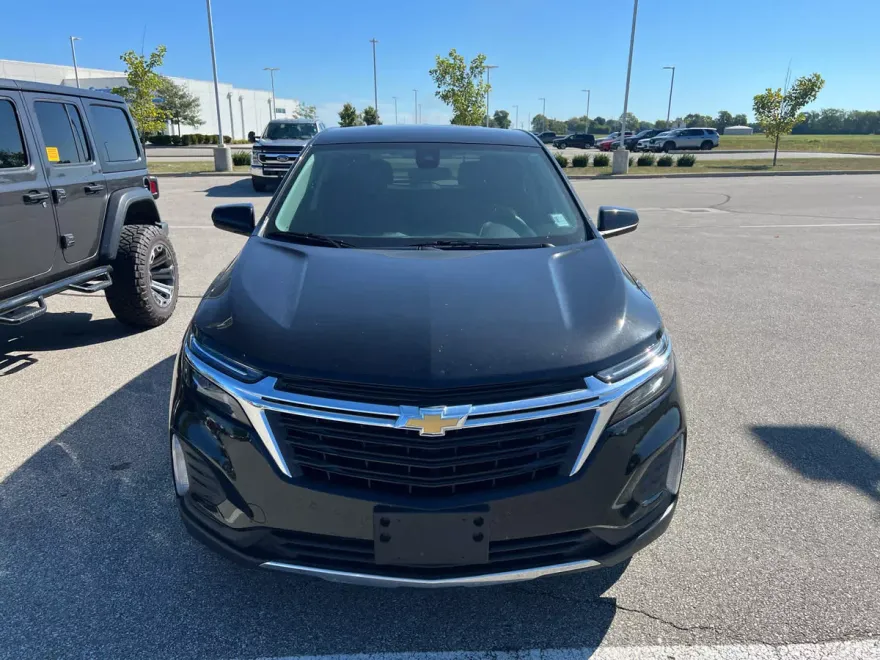 2022 Chevrolet Equinox LT photo 1