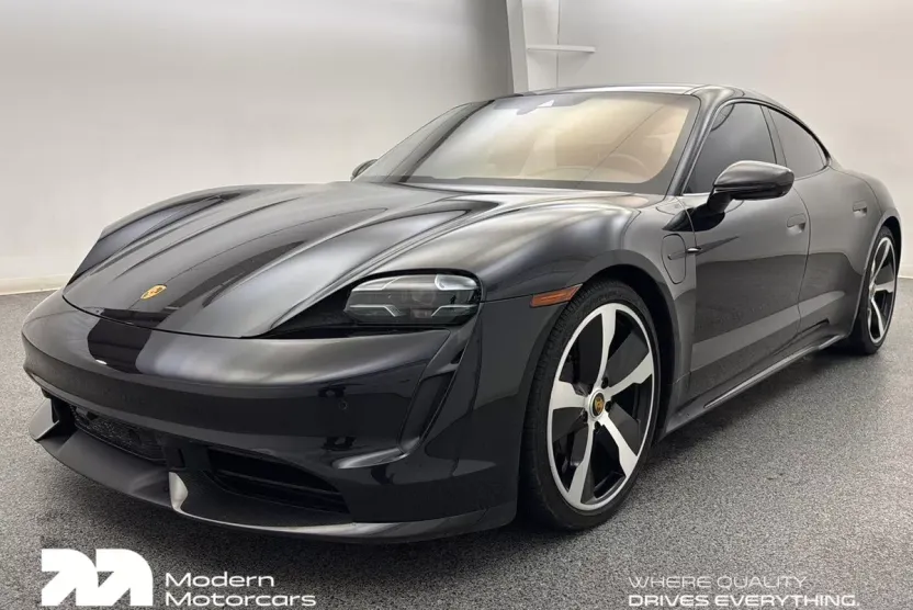 2022 Porsche Taycan Turbo S photo 1