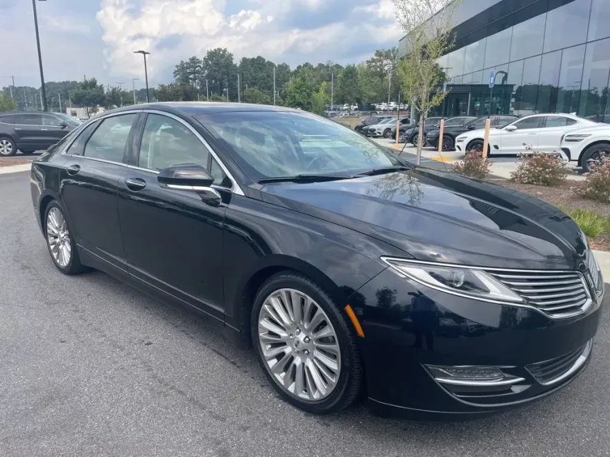 2016 Lincoln MKZ Base photo 1