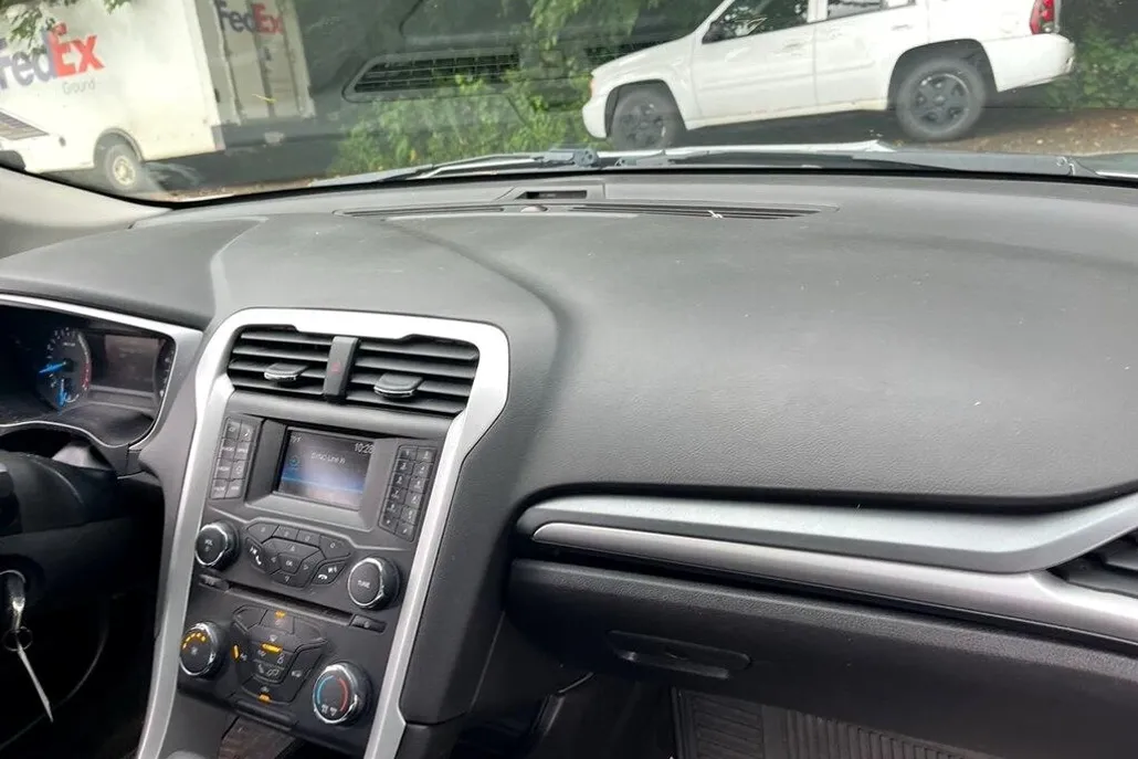 2014 Ford Fusion SE photo 1