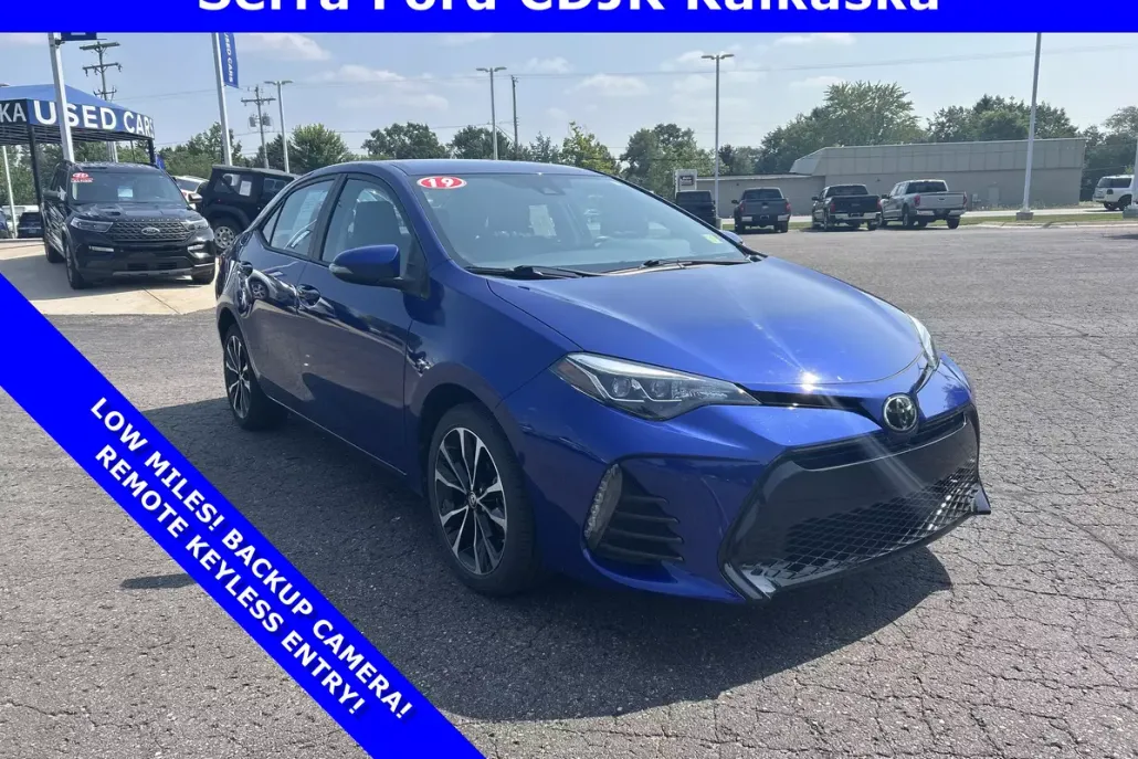 2019 Toyota Corolla SE photo 1