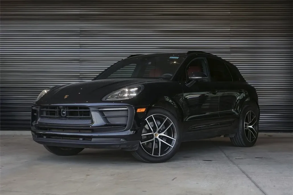 2025 Porsche Macan Base photo 1