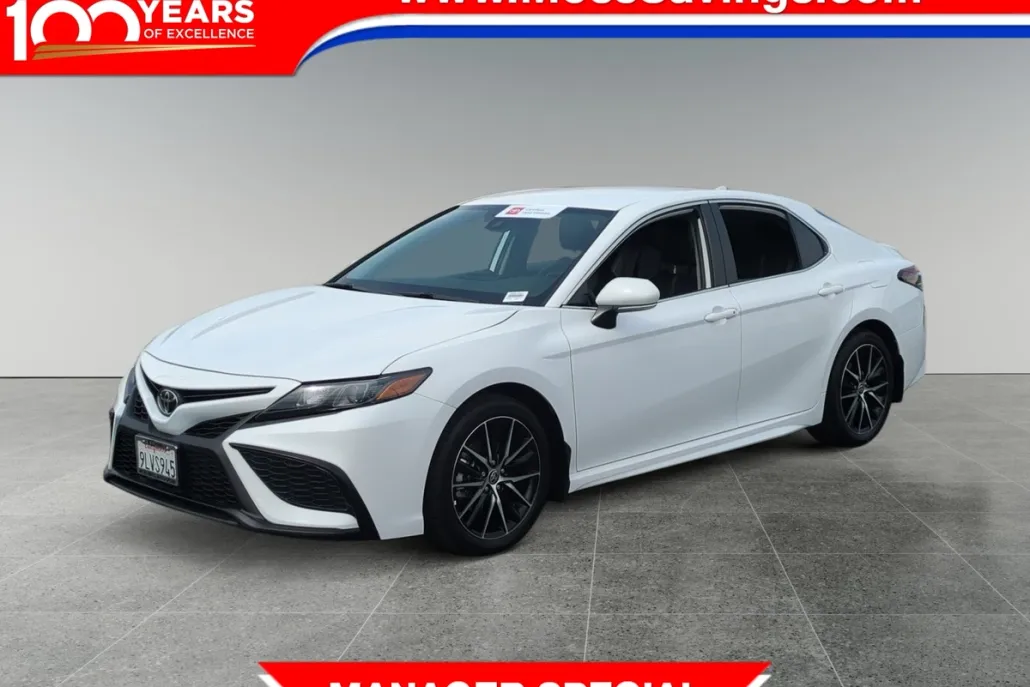 2024 Toyota Camry SE photo 1