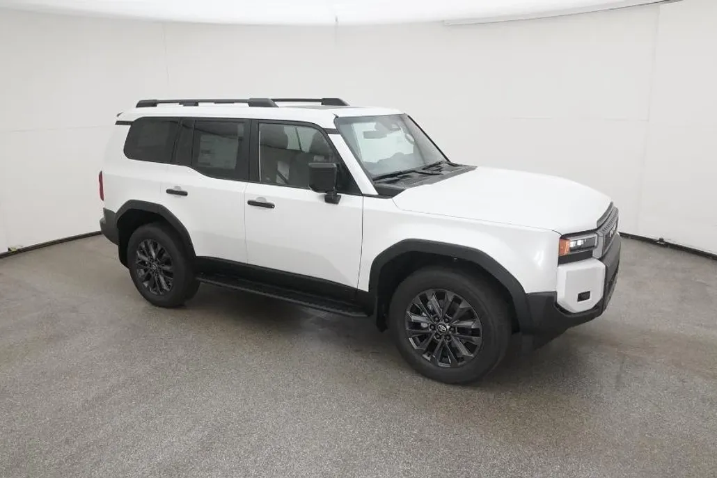 2025 Toyota Land Cruiser photo 1