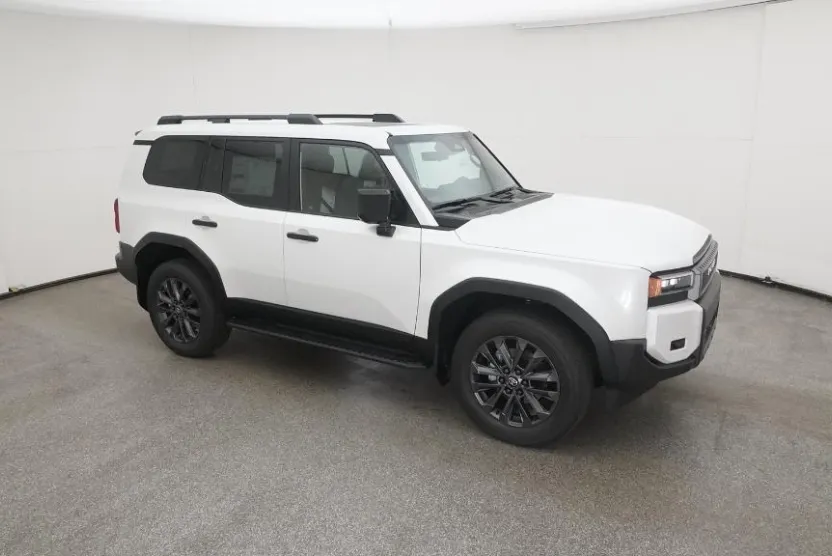2025 Toyota Land Cruiser photo 1