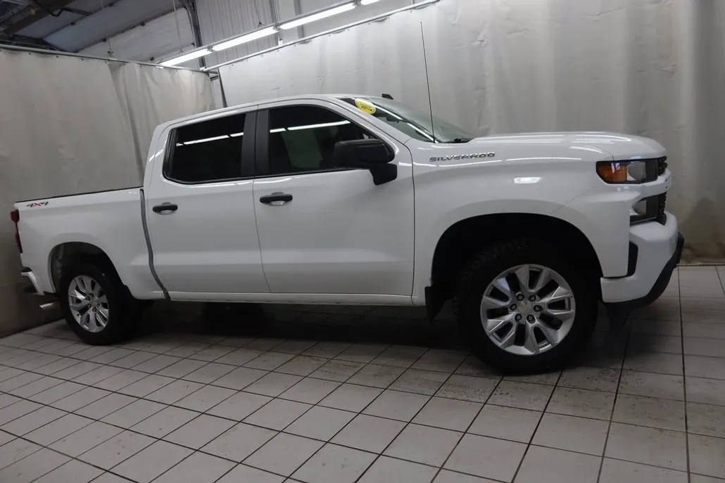 2019 Chevrolet Silverado 1500 Custom photo 1