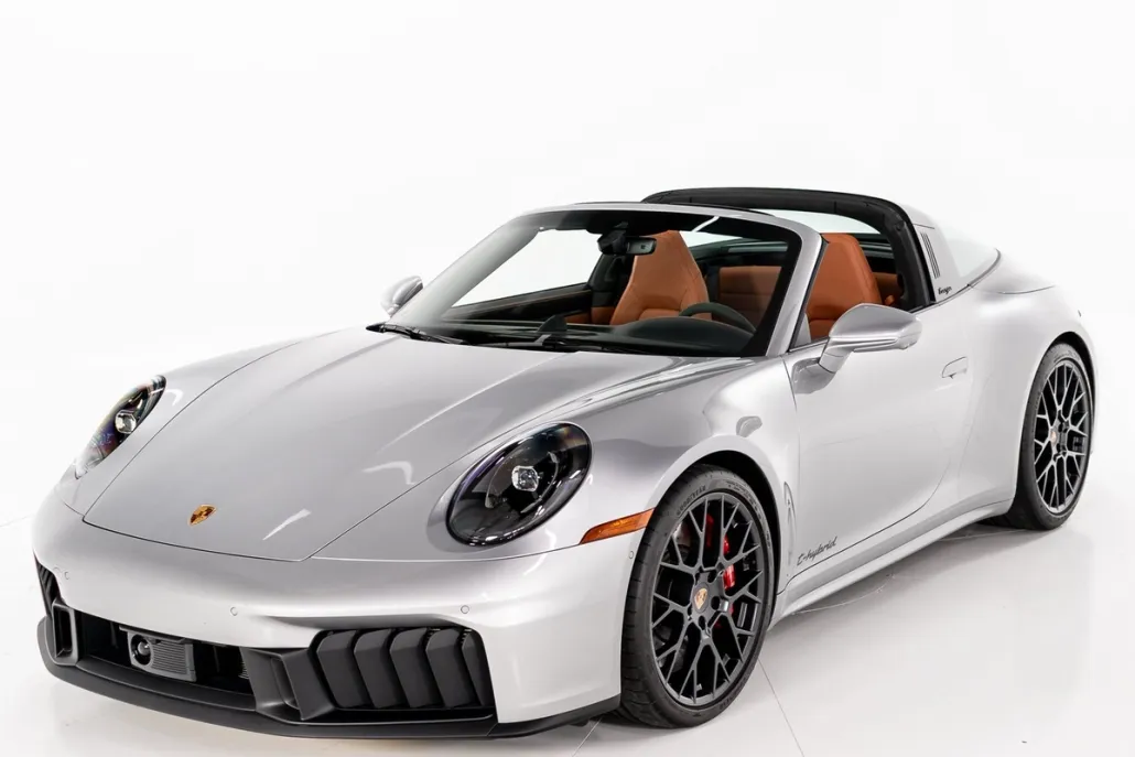 2025 Porsche 911 Targa 4 GTS photo 1
