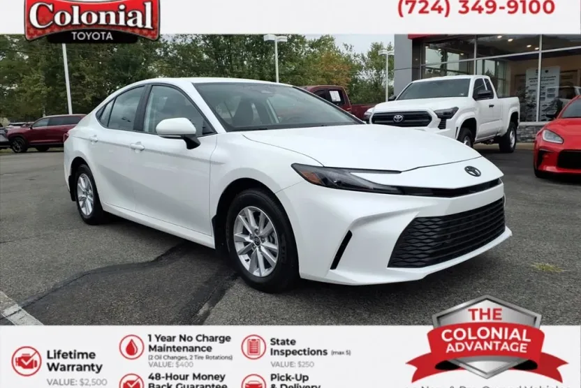 2025 Toyota Camry Hybrid LE photo 1
