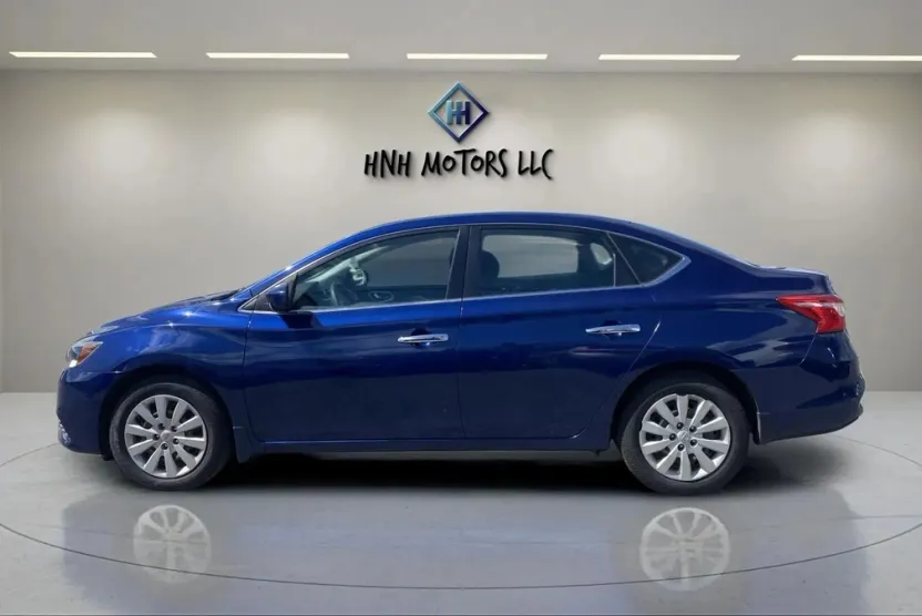 2017 Nissan Sentra SV photo 1