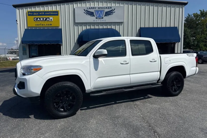 2022 Toyota Tacoma SR V6 photo 1