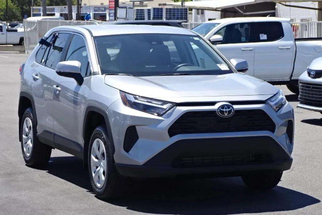 2025 Toyota RAV4 LE photo 1