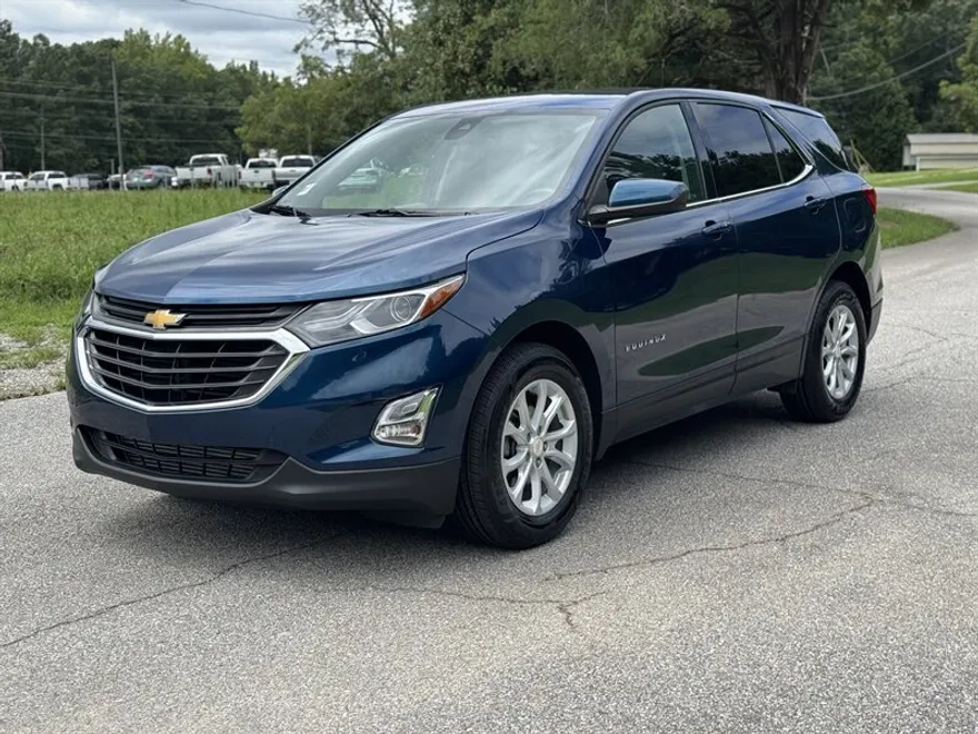 2020 Chevrolet Equinox LT photo 1