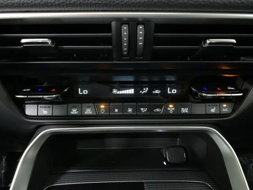 2025 Mazda CX-70 Plug-in Hybrid Premium photo 30