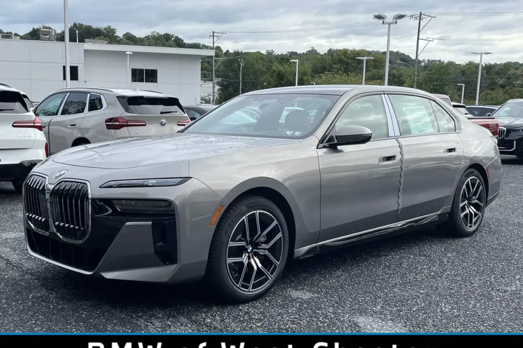 2026 Bmw 740i xDrive Sedan photo 1