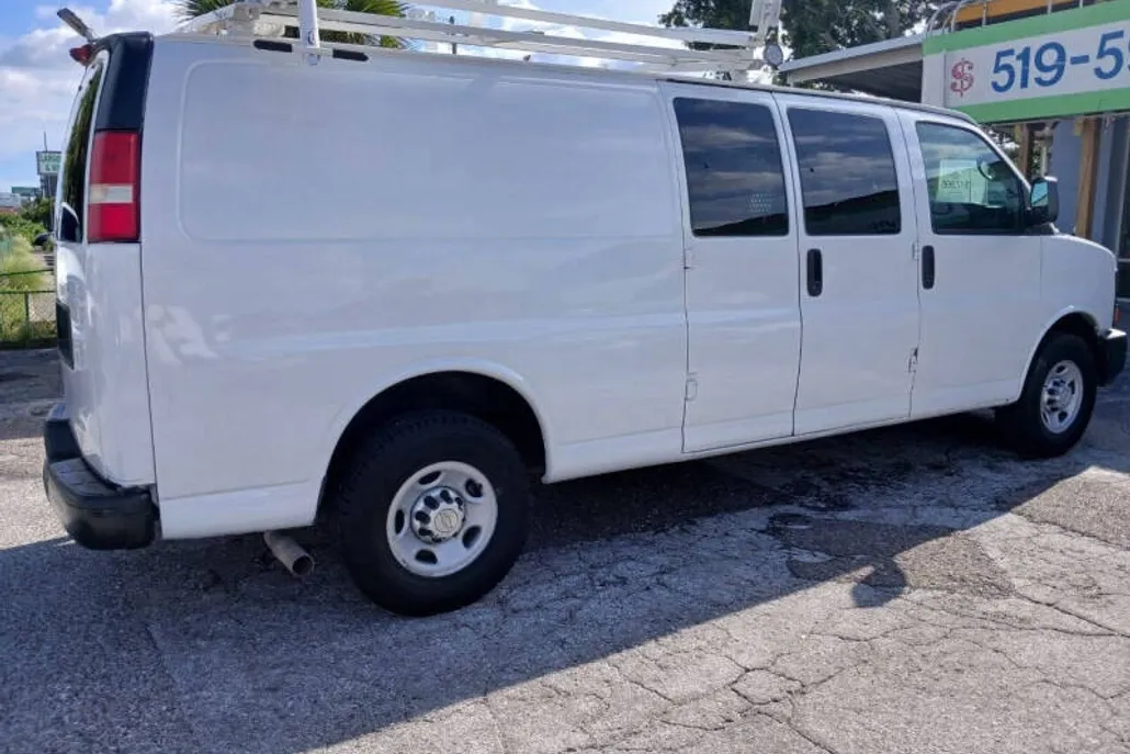 2014 Chevrolet Express 3500 Cargo Van photo 1