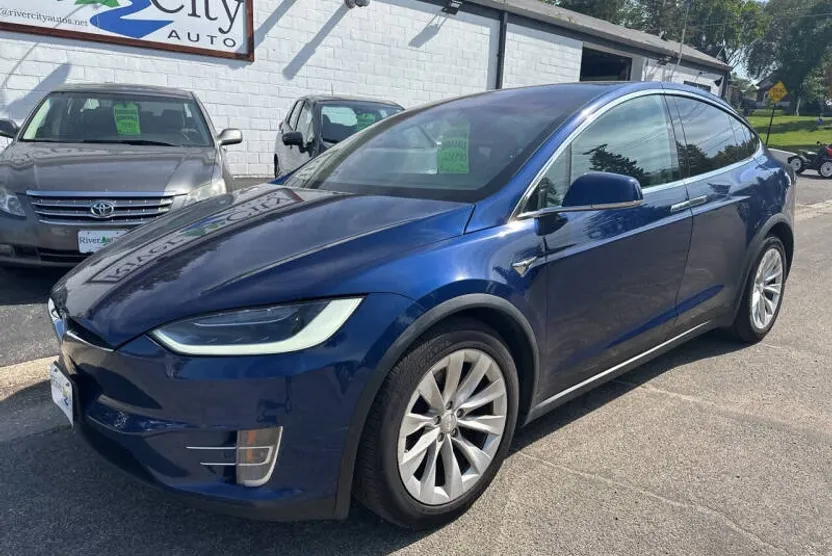 2017 Tesla Model X 75D photo 1