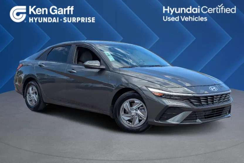 2025 Hyundai Elantra SE photo 1