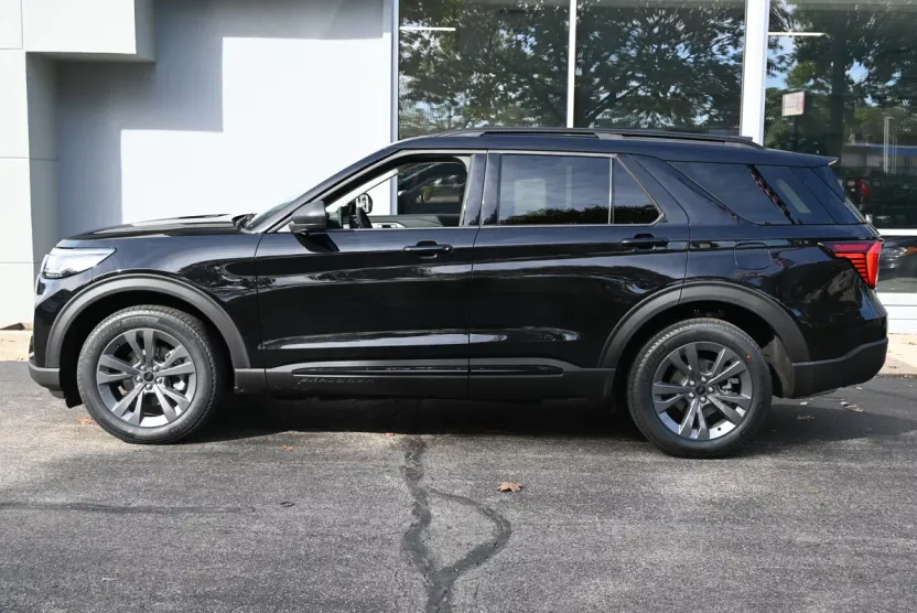 2026 Ford Explorer photo 1