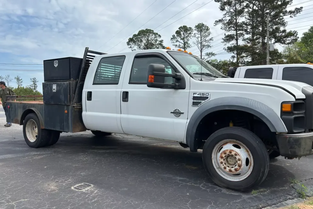 2008 Ford F-450 photo 1