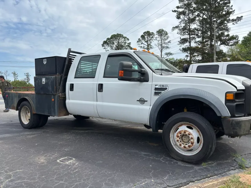 2008 Ford F-450 photo 1