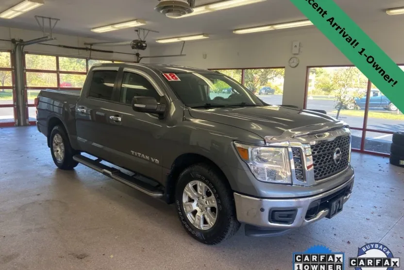 2018 Nissan Titan SV photo 1