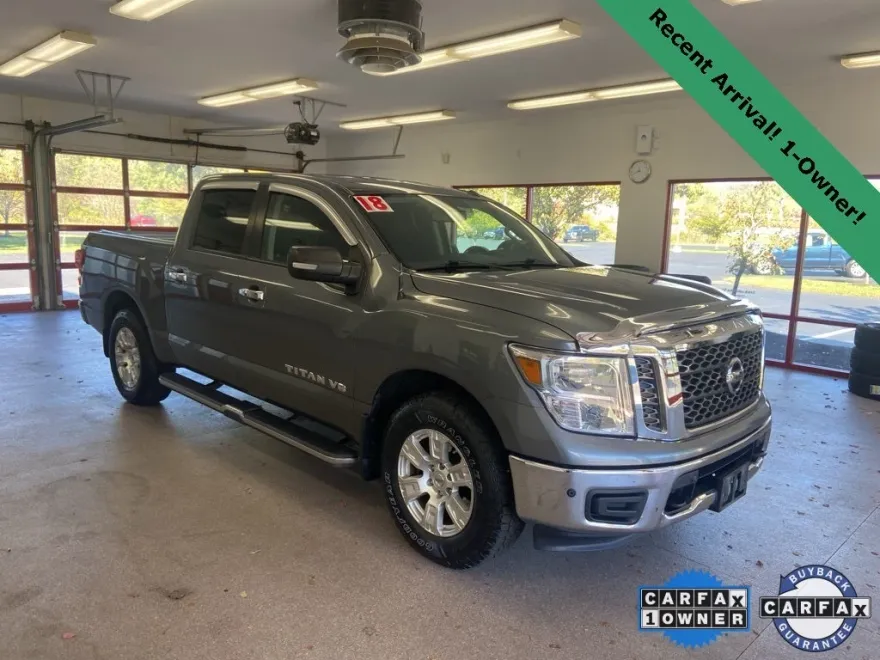 2018 Nissan Titan SV photo 1