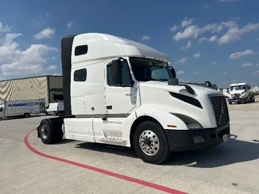 2019 Volvo Truck VNL photo 1