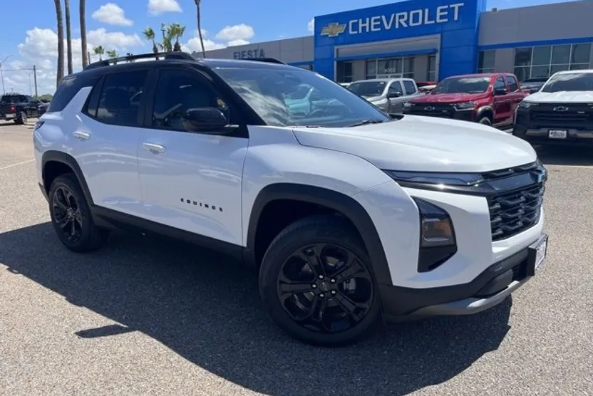 2026 Chevrolet Equinox LT photo 1