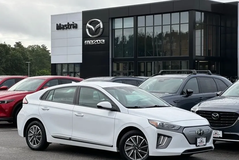 2021 Hyundai Ioniq Electric SE photo 1