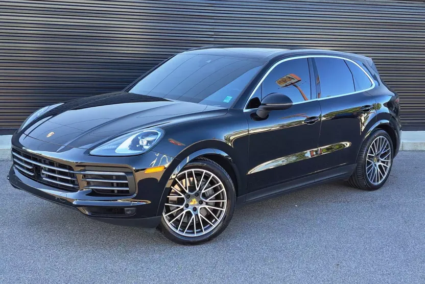 2020 Porsche Cayenne S photo 1