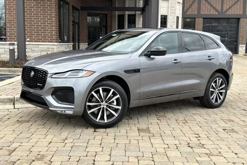 2024 Jaguar F-PACE P400 R-Dynamic S photo 1