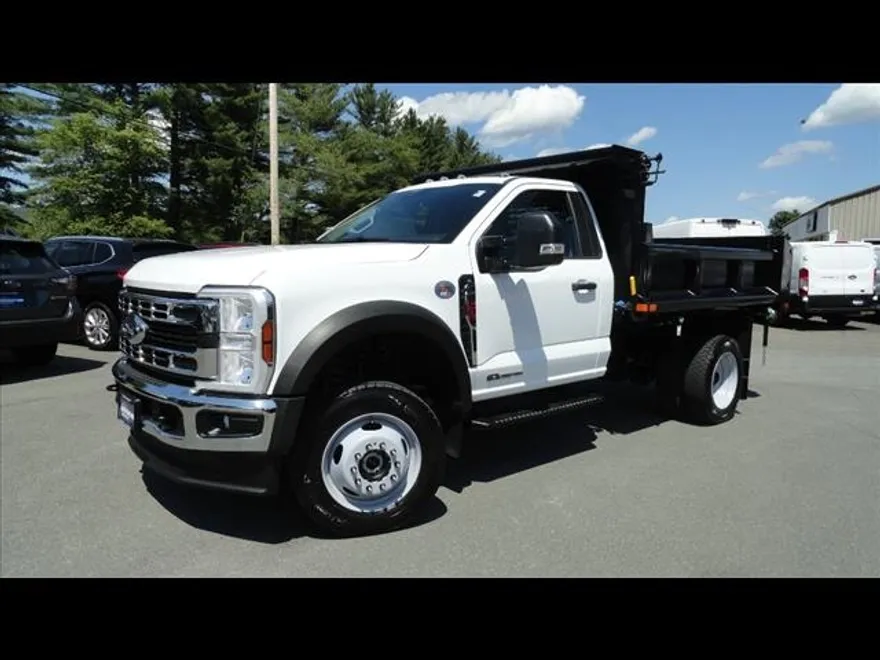 2025 Ford F-550 XL photo 1