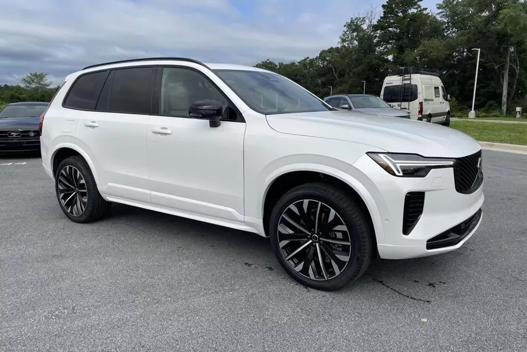 2026 Volvo XC90 photo 1