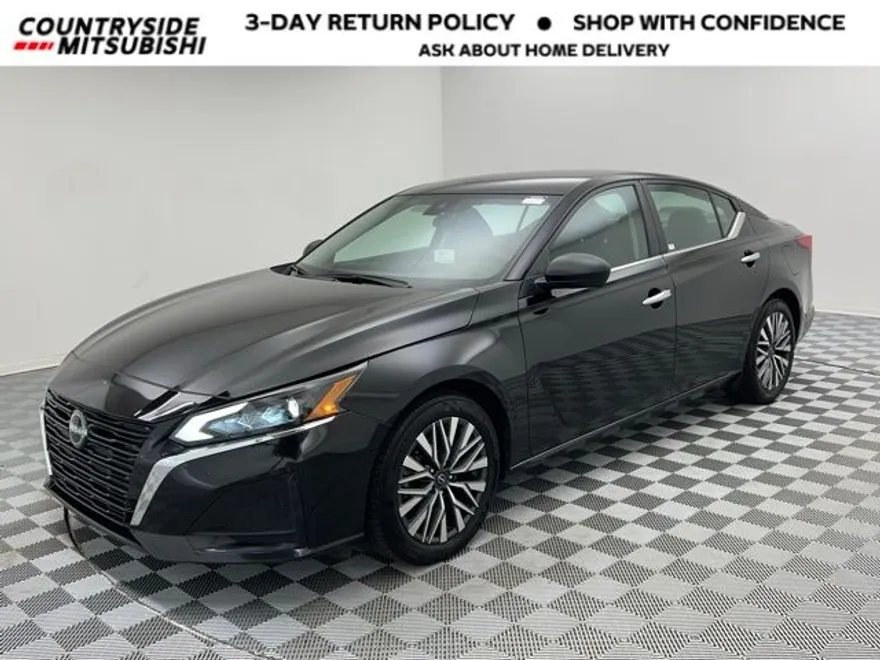 2024 Nissan Altima 2.5 SV photo 1