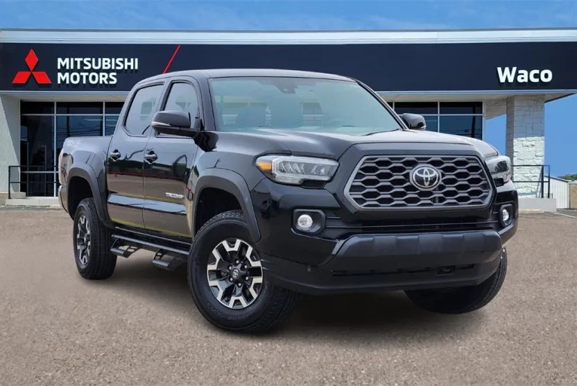 2023 Toyota Tacoma TRD Off-Road V6 photo 1