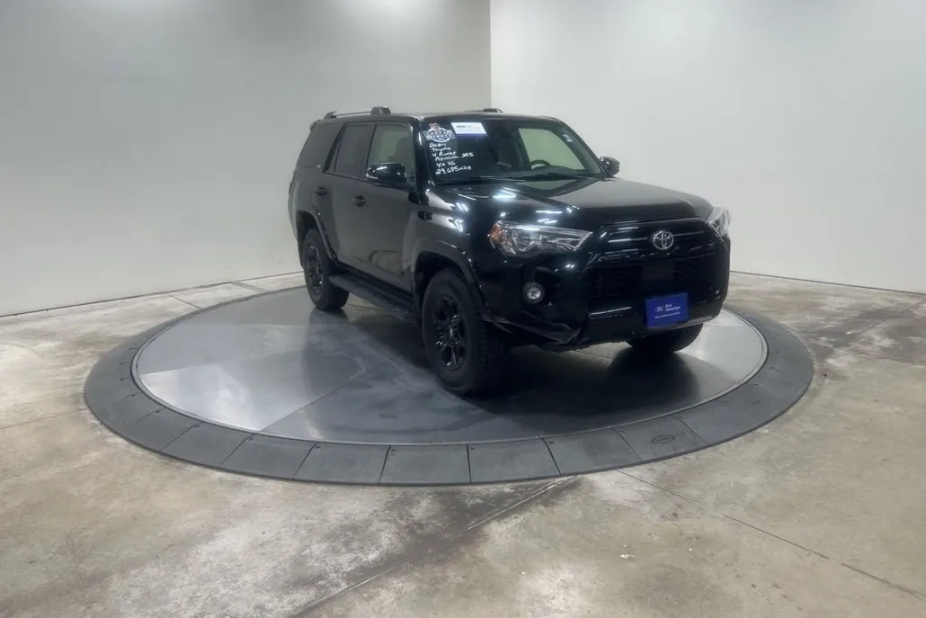 2024 Toyota 4Runner SR5 Premium photo 1