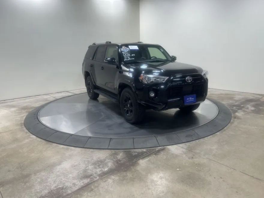 2024 Toyota 4Runner SR5 Premium photo 1
