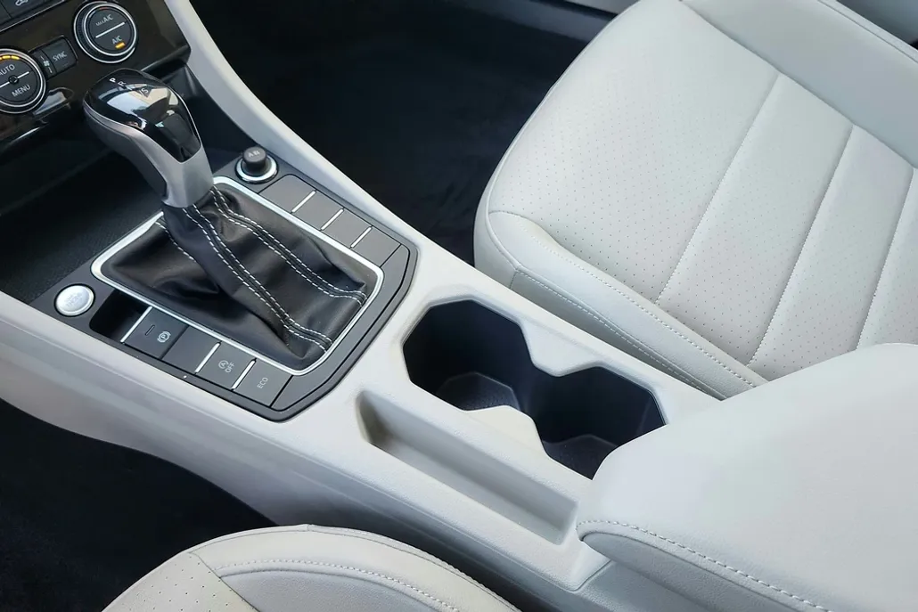 2024 Volkswagen Jetta 1.5T SE photo 1