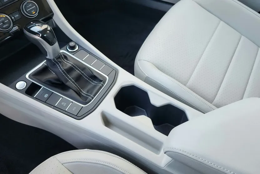 2024 Volkswagen Jetta 1.5T SE photo 1