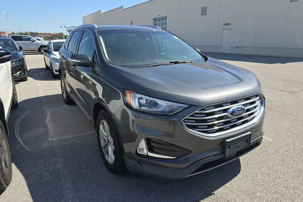 2019 Ford Edge SEL photo 1