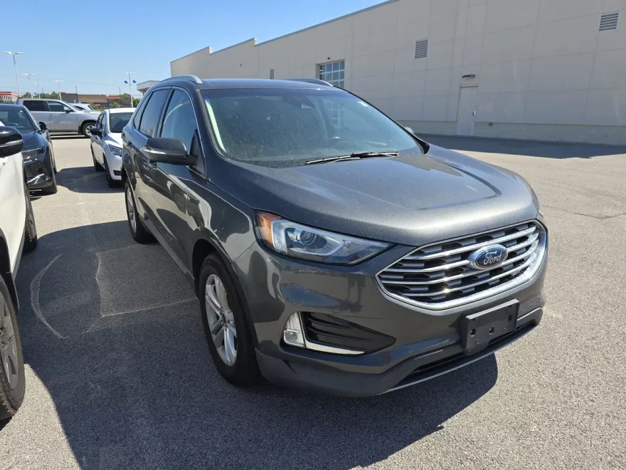 2019 Ford Edge SEL photo 1