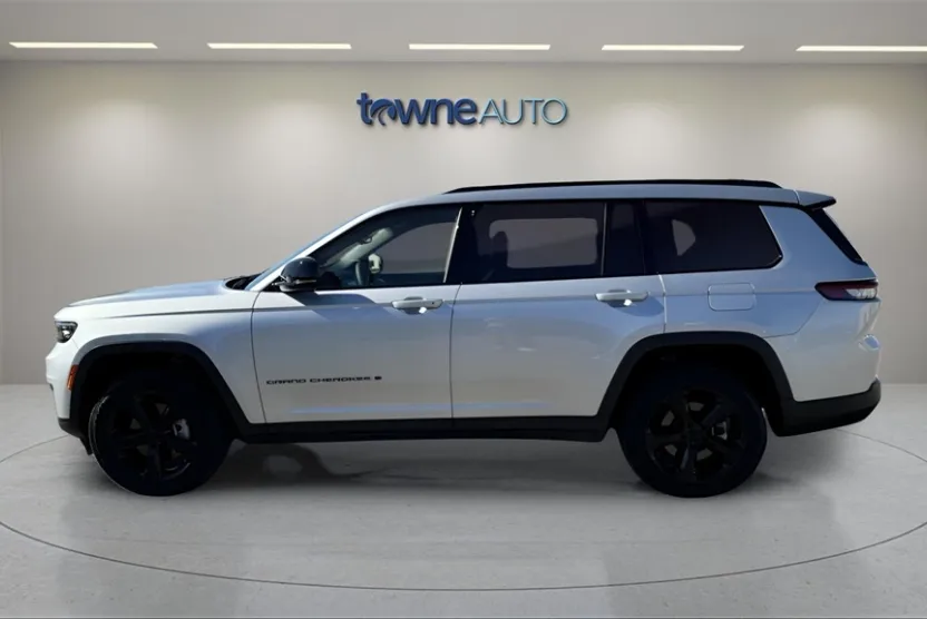 2023 Jeep Grand Cherokee Altitude photo 1