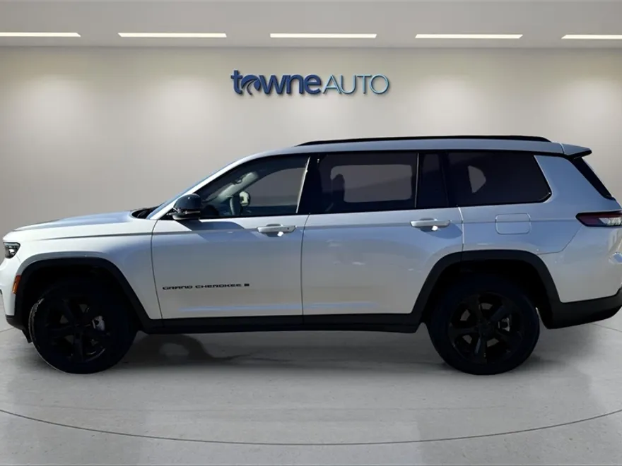 2023 Jeep Grand Cherokee Altitude photo 1