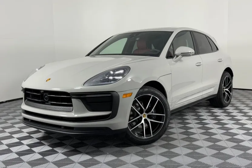 2026 Porsche Macan T photo 1