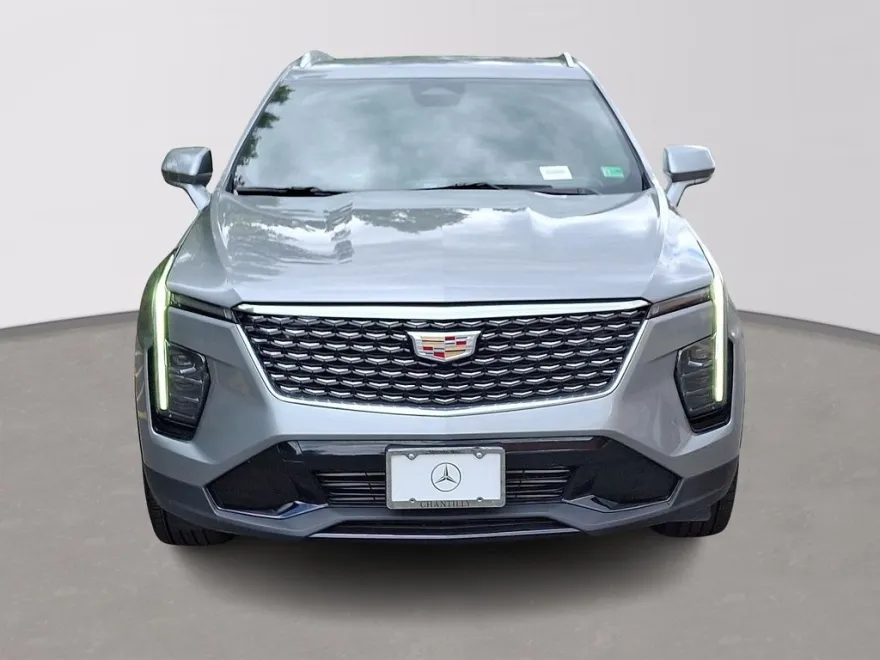 2024 Cadillac XT4 Premium Luxury photo 1