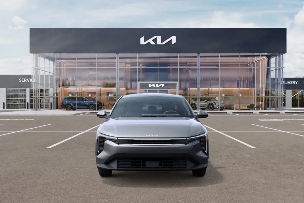 2025 Kia K4 LXS photo 1