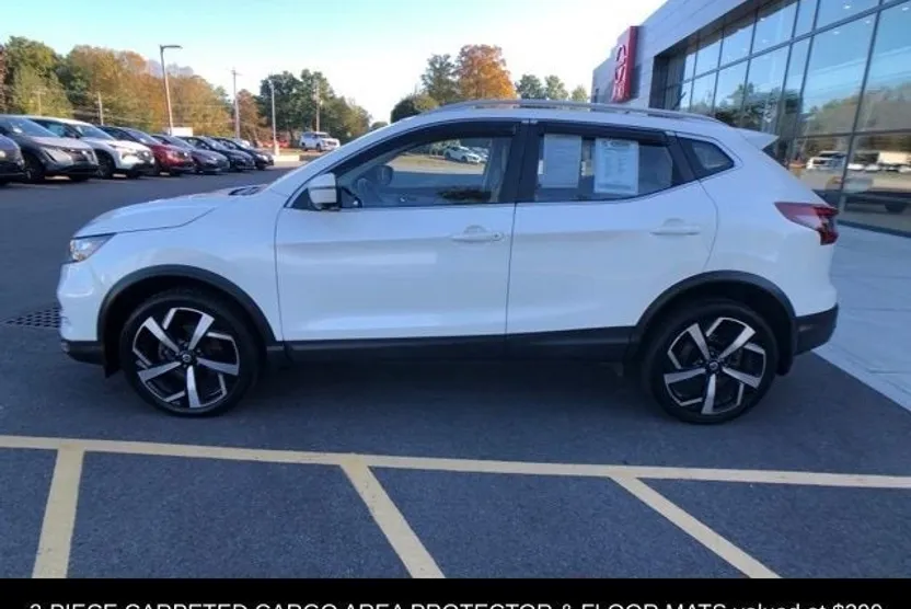 2020 Nissan Rogue Sport SL photo 1